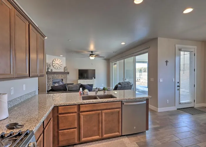 W/ Views - Near Arizona Snowbowl! Holiday home *