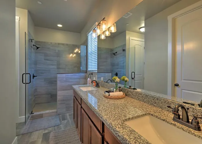 W/ Views - Near Arizona Snowbowl! Holiday home *