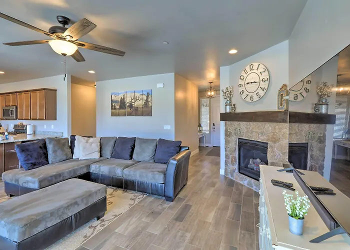 W/ Views - Near Arizona Snowbowl! Holiday home